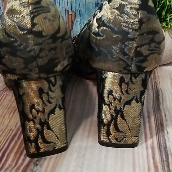 MARC Fisher Zala2 Pointed Toe Classic Pumps - Picture 7 of 15